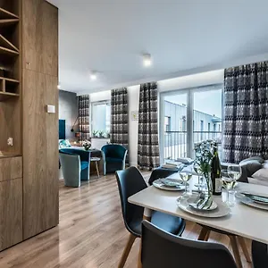 Apartament Targi Z Garażem I Siłownią, Poznań